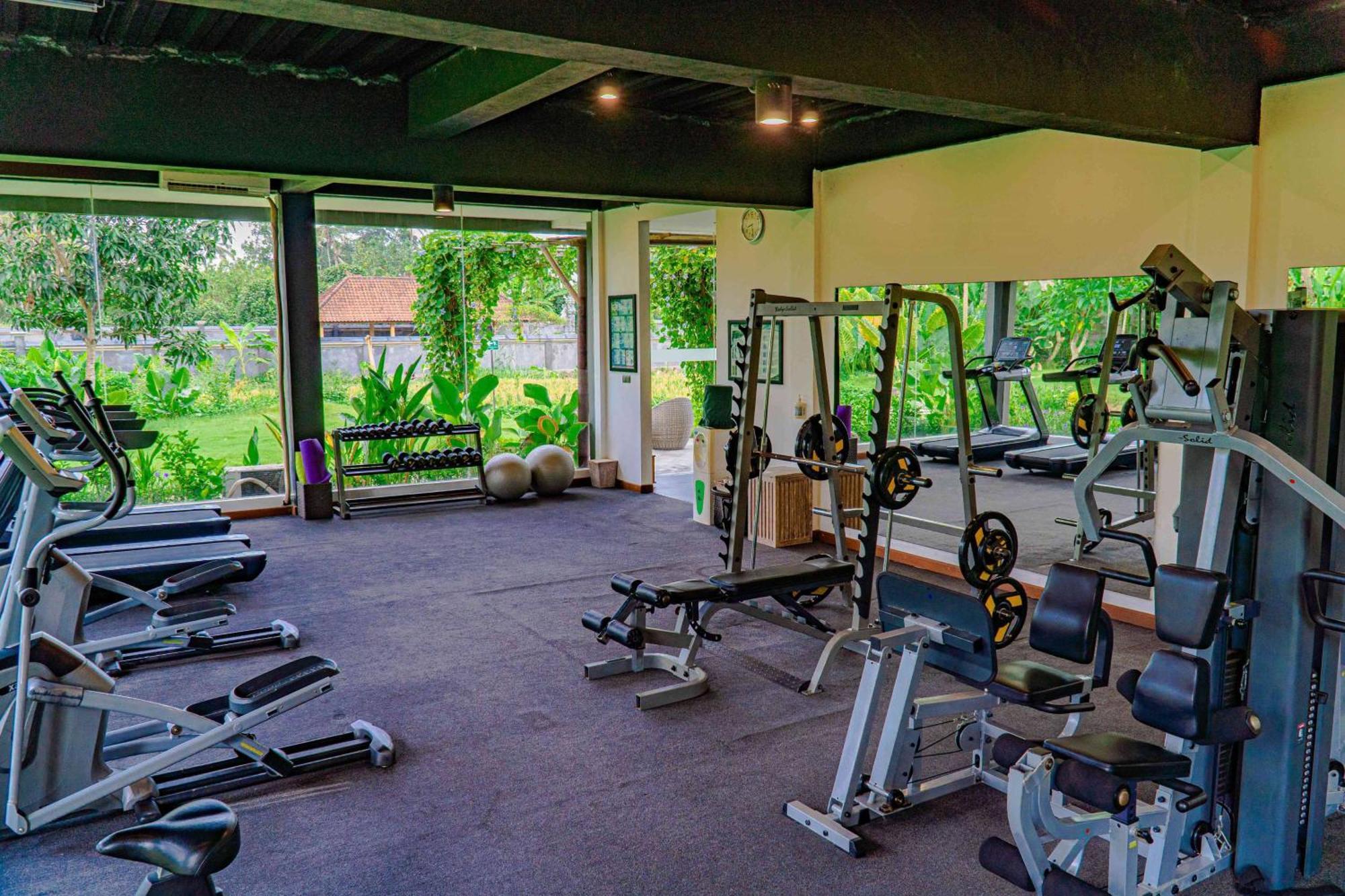 Wyndham Tamansari Jivva Resort Bali Siyut Exterior foto The gym at the resort